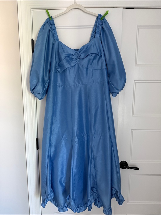 Hutch Dresses & Skirts - Hutch Sky Blue Puff Sleeve Midi Dress with Front Bow